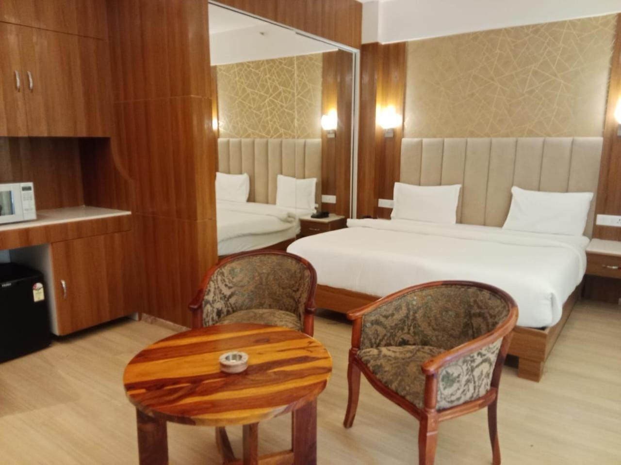 Aparthotel The Grace Residency - Gomtinagar, Lucknow Zewnętrze zdjęcie