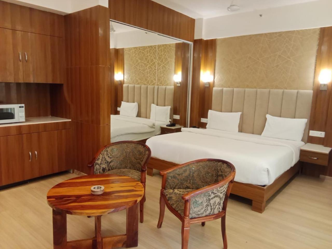 Aparthotel The Grace Residency - Gomtinagar, Lucknow Zewnętrze zdjęcie