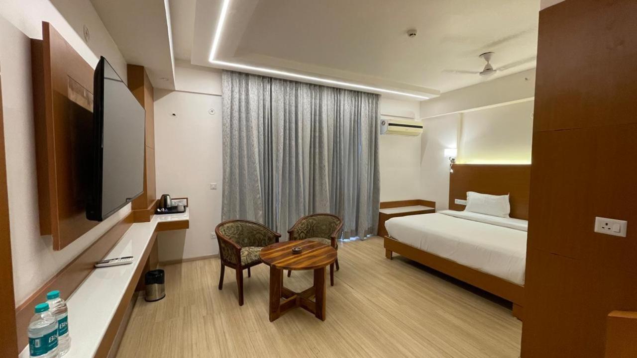Aparthotel The Grace Residency - Gomtinagar, Lucknow Zewnętrze zdjęcie